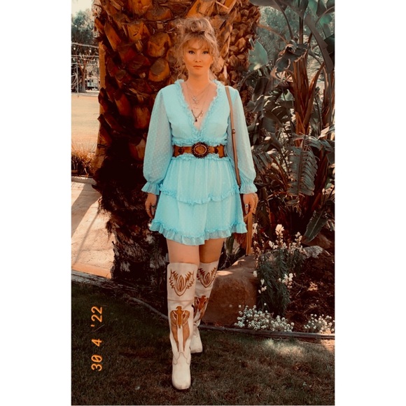 Meet your Posher, Alithea - Picture 1 of 16